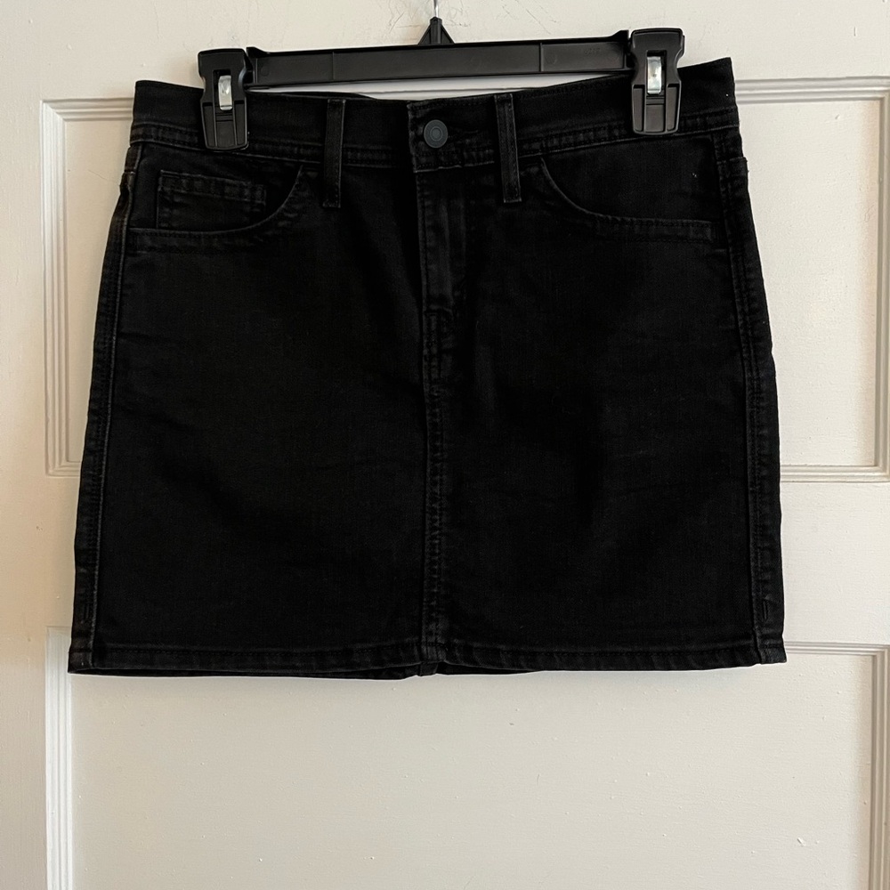 Levi black Jean skirt